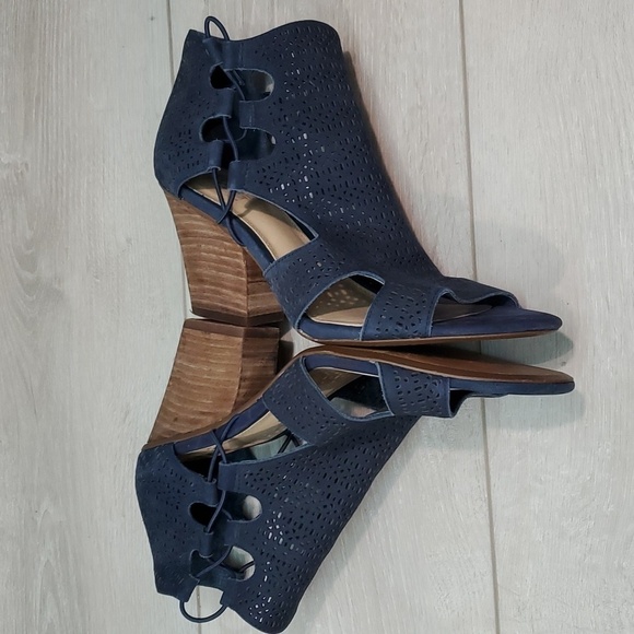 Vince Camuto Women Corbina Ankle Side strap Heels Open Toe Ankle boots 8M - Picture 10 of 14